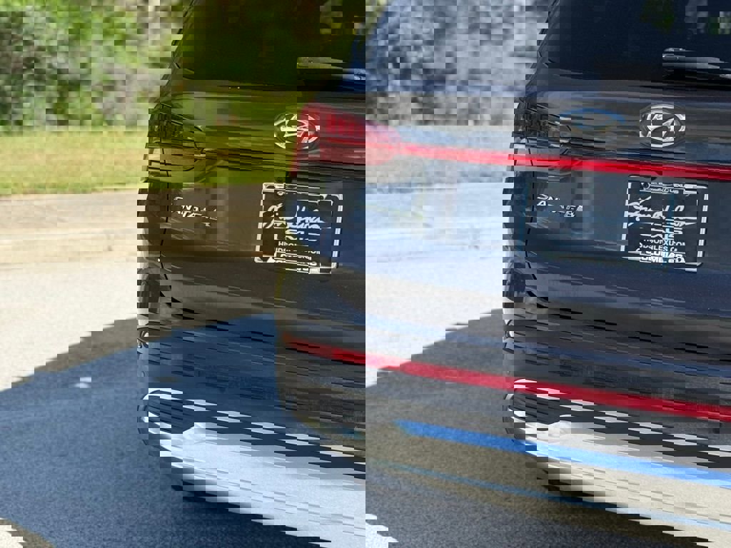 Used 2022 Hyundai Santa Fe Limited image 13