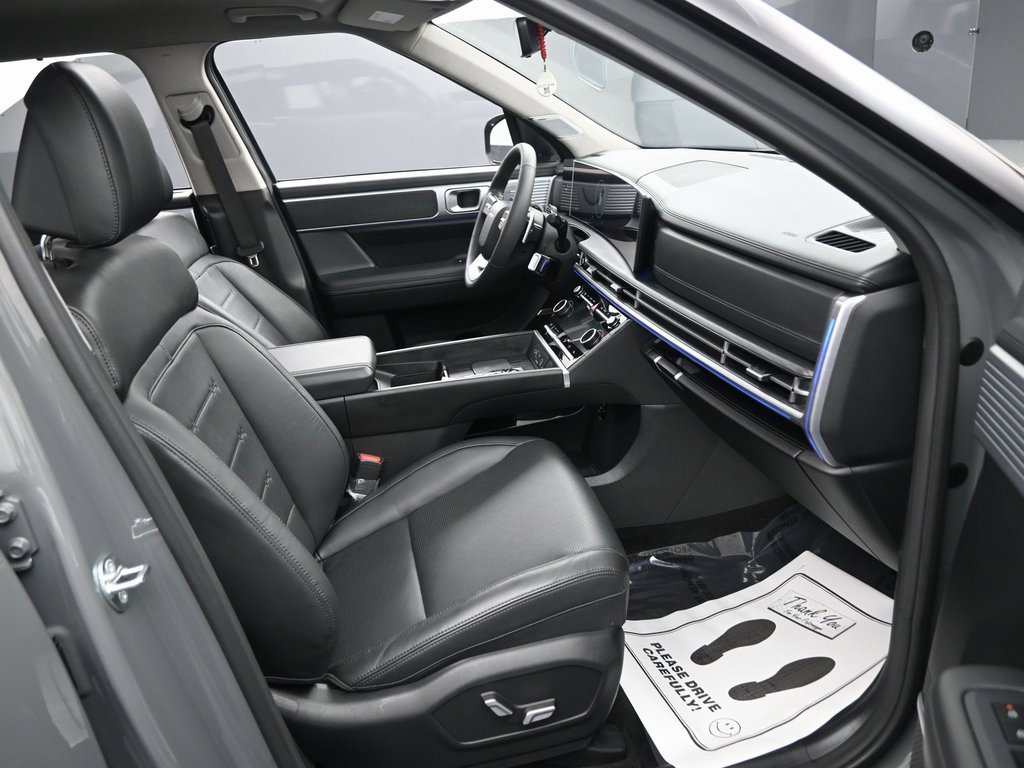Used 2024 Hyundai Santa Fe Limited image 40