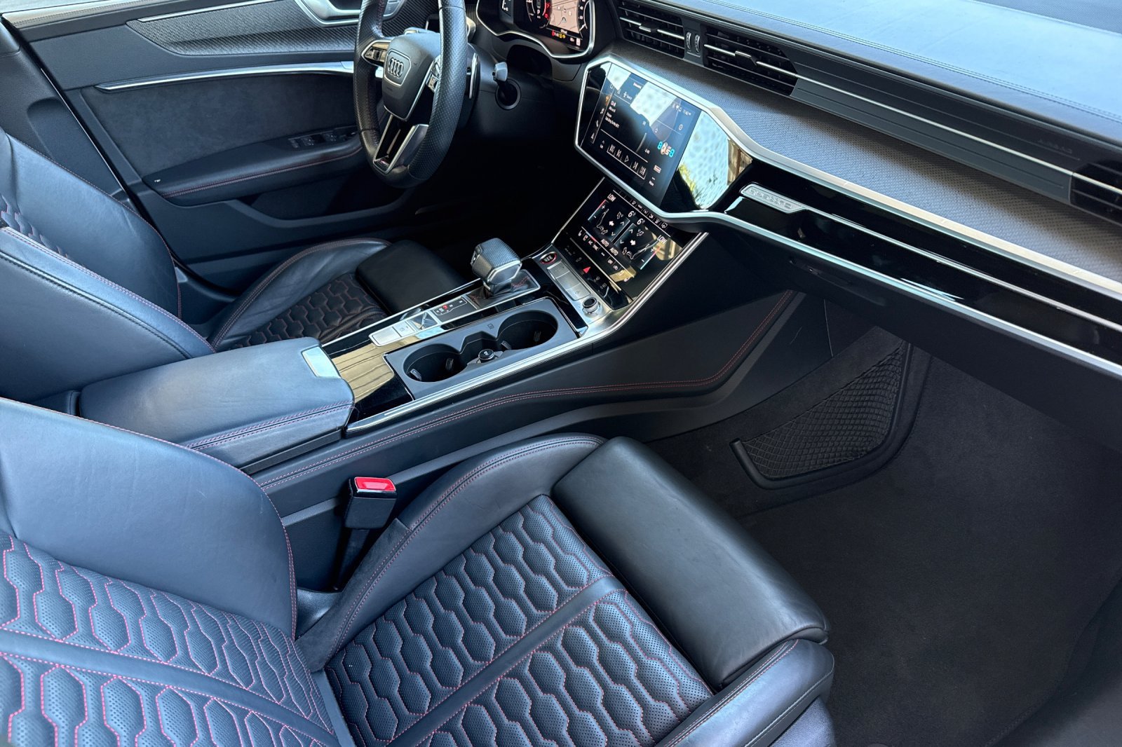 Used 2021 Audi RS 7 Sportback w/ Black Optic Package AWD/4WD image 23