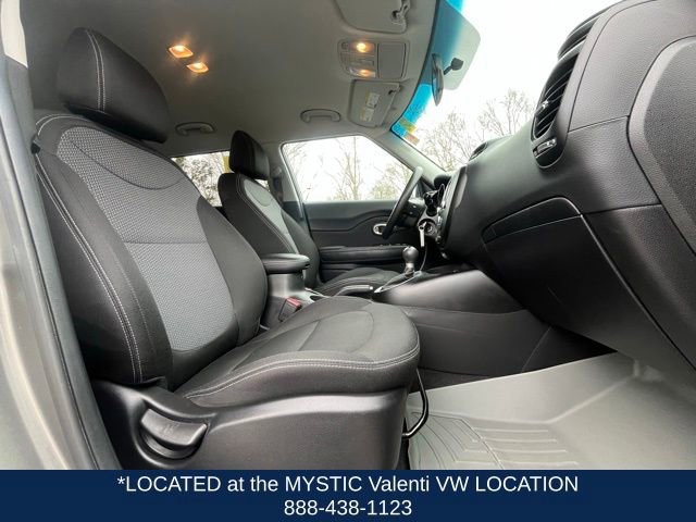 Used 2017 Kia Soul + image 22