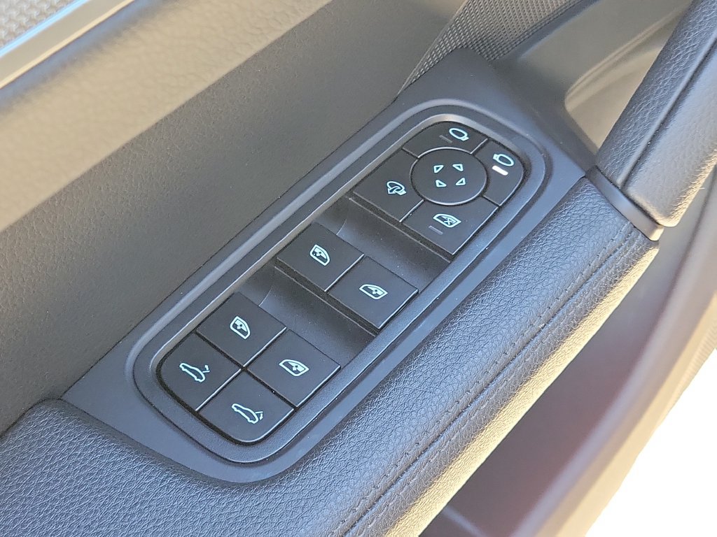 Certified 2026 Porsche Cayenne AWD/4WD image 26