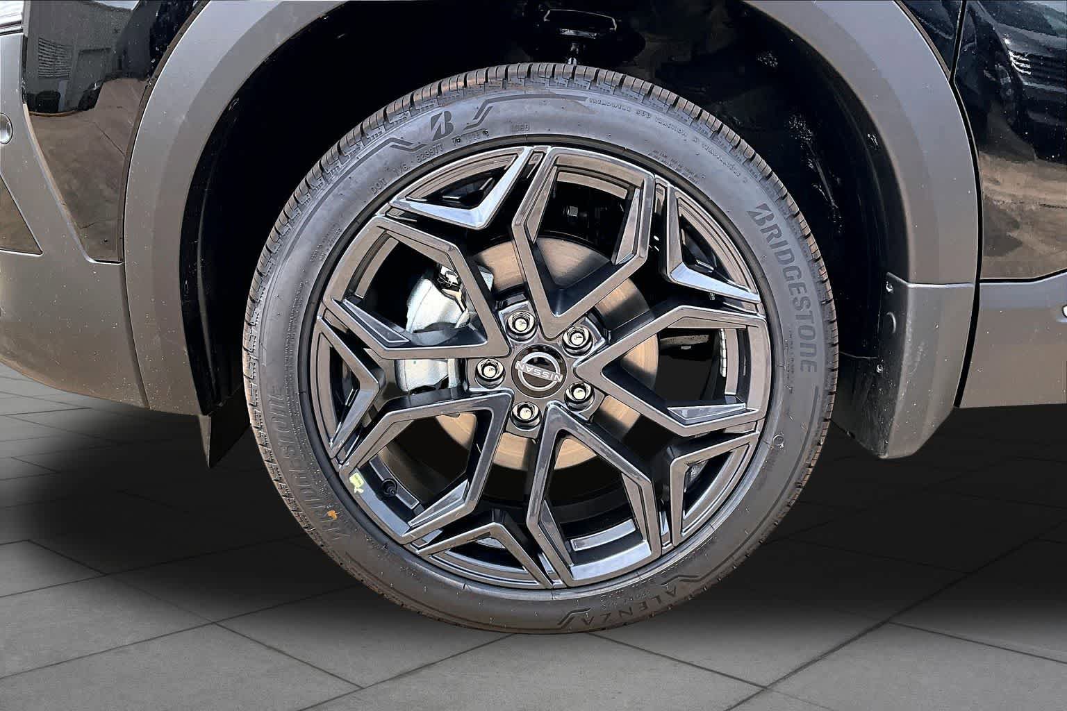 New 2026 Nissan Kicks SR FWD image 9