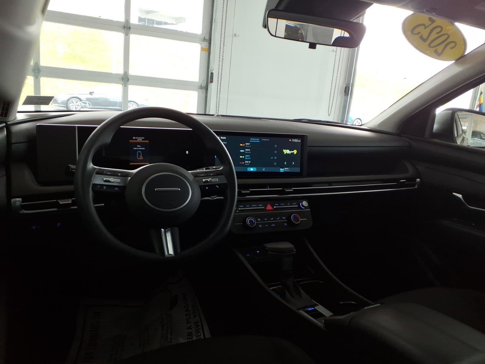 Certified 2025 Hyundai Tucson SE image 14