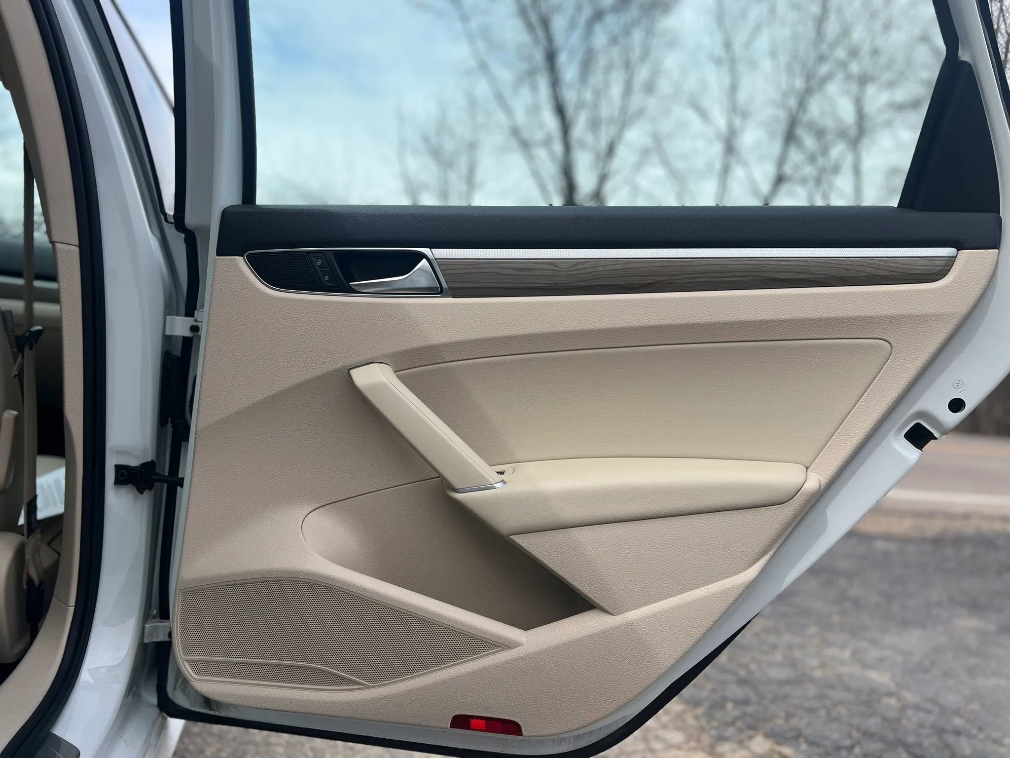 Used 2017 Volkswagen Passat 1.8T SE image 33