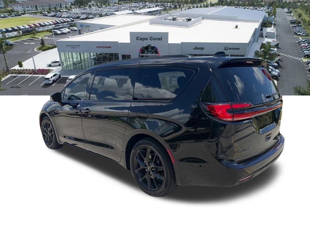 Used 2024 Chrysler Pacifica Touring-L w/ S Appearance Package FWD image 24
