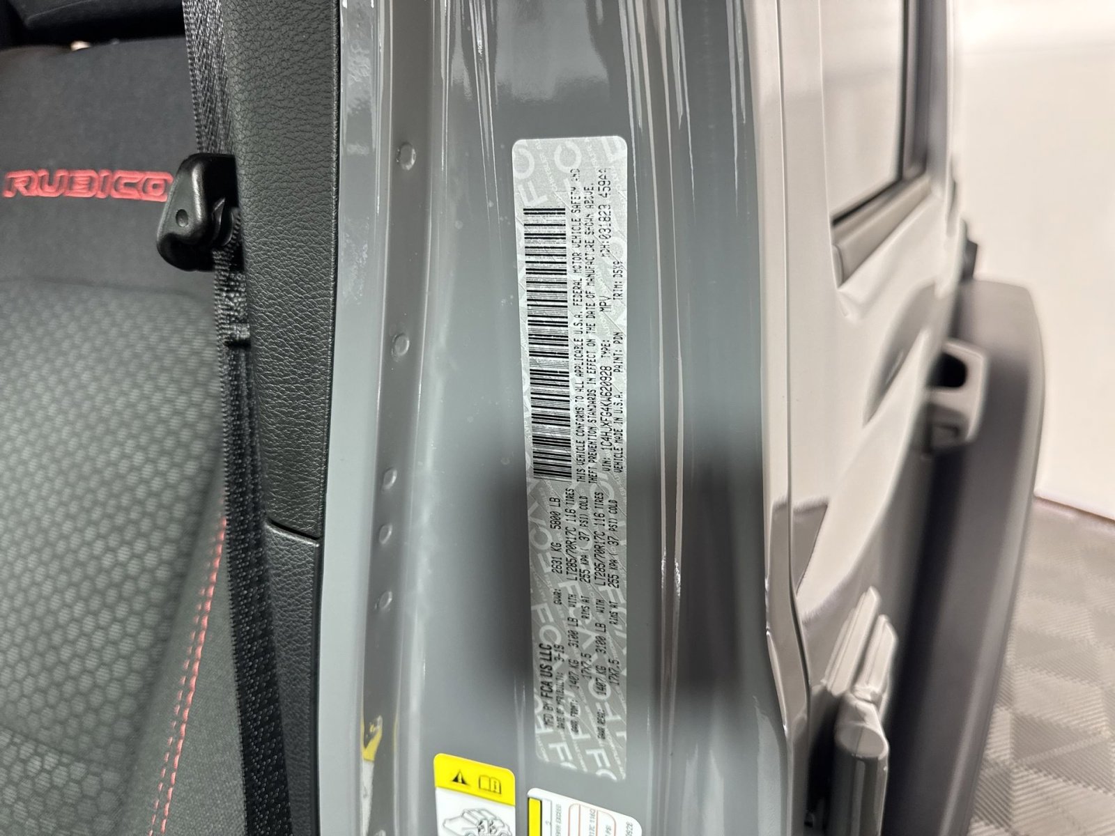 Used 2019 Jeep Wrangler Unlimited Rubicon w/ Dual Top Group AWD/4WD image 27