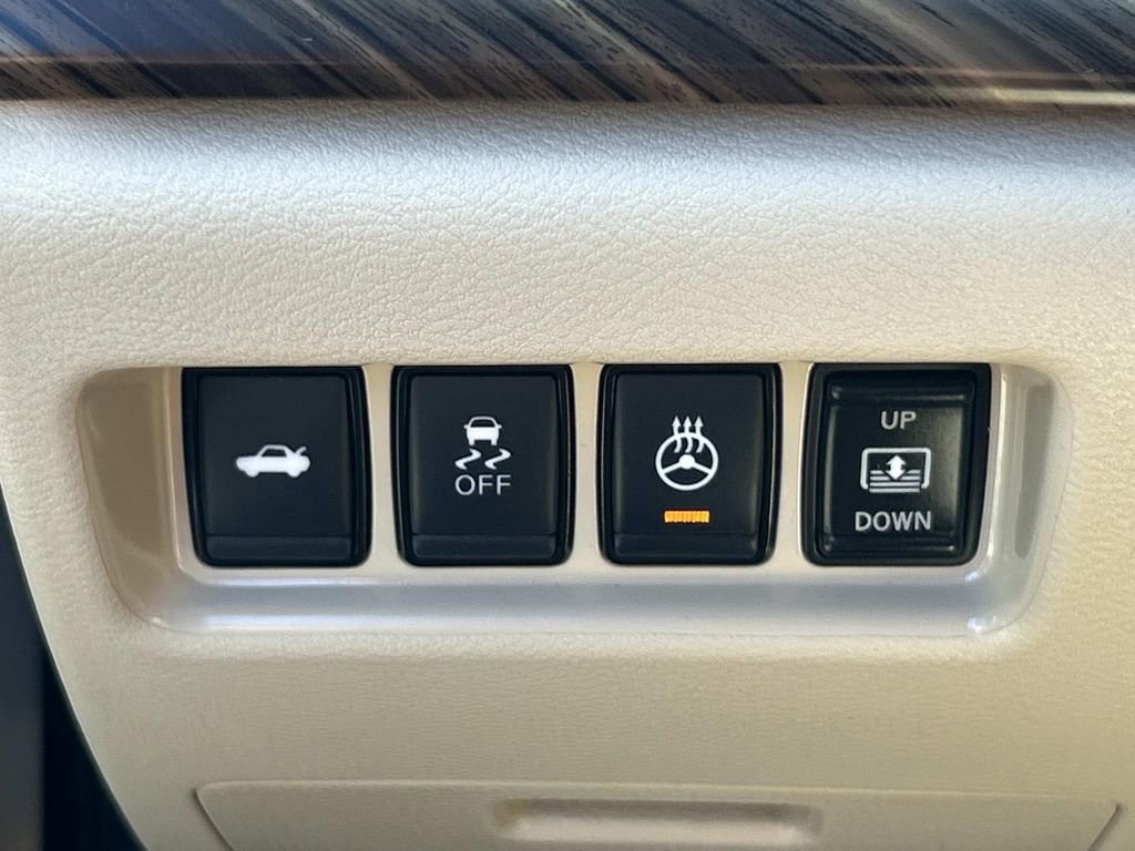 Used 2017 Nissan Maxima Platinum w/ Interior Lighting Package image 32