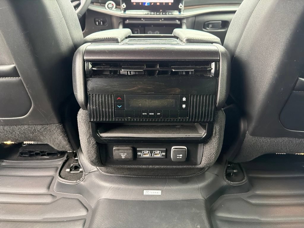 Used 2023 Jeep Wagoneer 4WD image 20