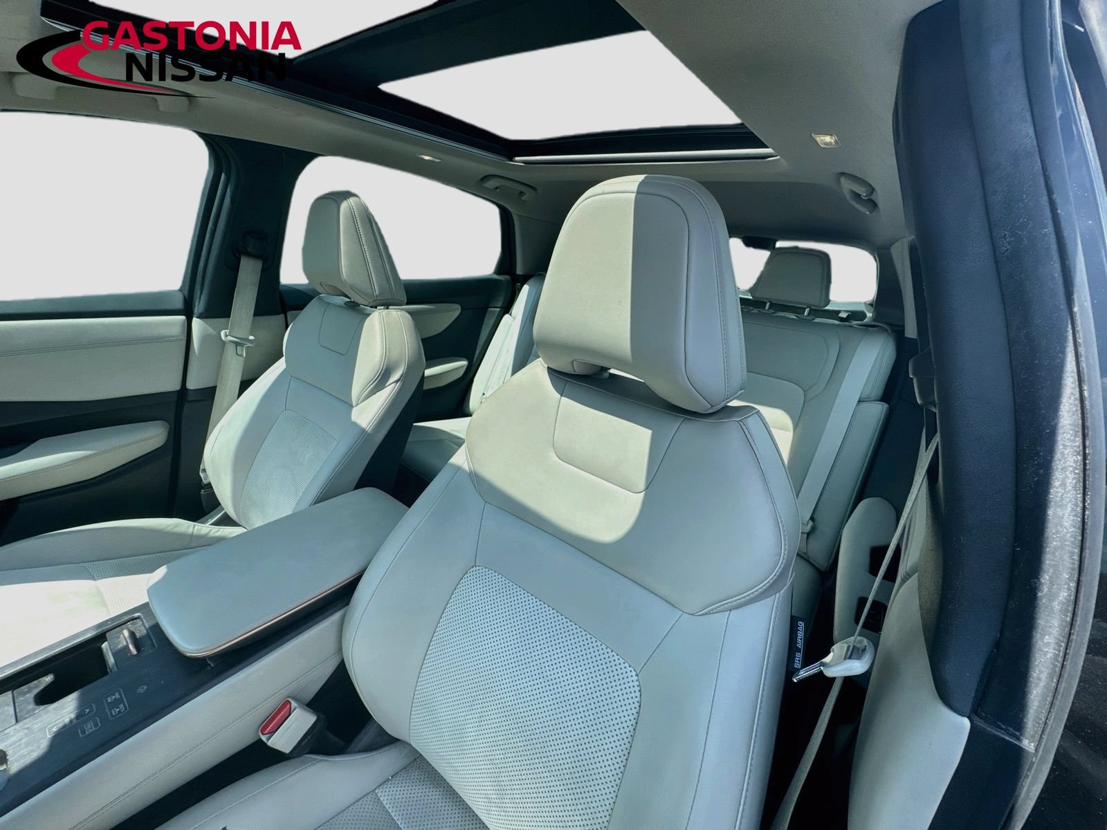 Used 2023 Nissan Ariya FWD image 23