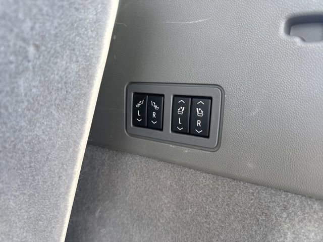 Used 2023 Cadillac XT6 Premium Luxury image 7