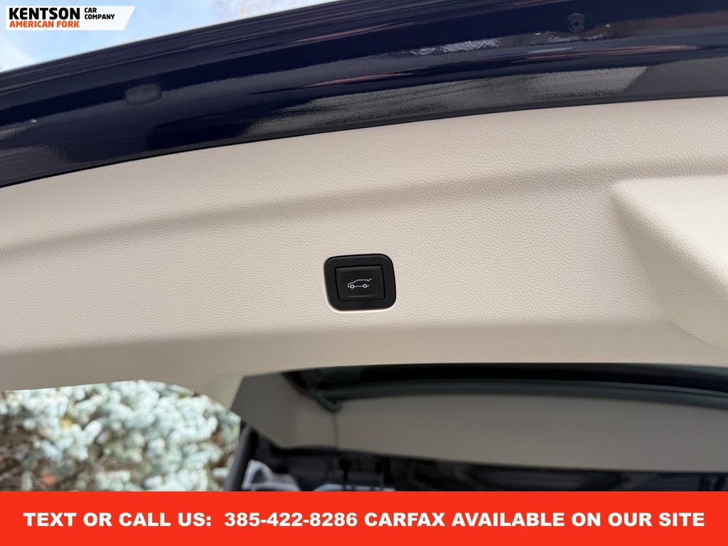 Used 2024 Cadillac Escalade Sport Platinum w/ LPO, ONYX Package image 44