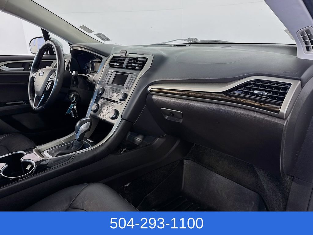 Used 2016 Ford Fusion SE w/ Equipment Group 202A image 26