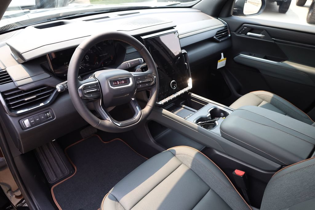 New 2026 GMC Acadia AT4 w/ Luxury Package AWD/4WD image 12