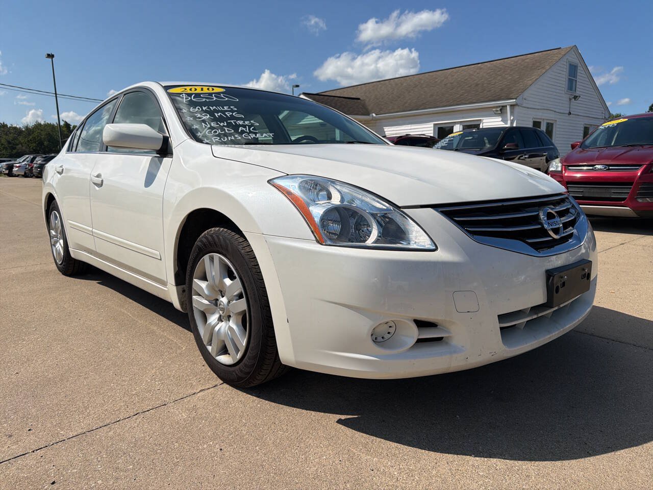 Used 2010 Nissan Altima 2.5 FWD image 2