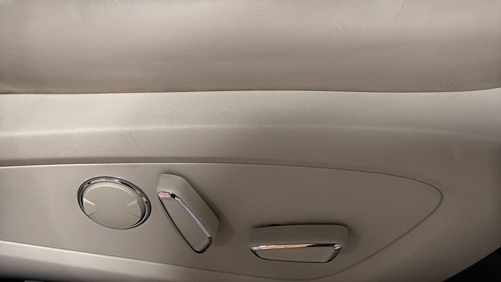 Used 2015 Lincoln MKC AWD w/ Equipment Group 102A Reserve image 10