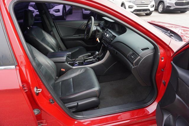 Used 2017 Honda Accord Sport Special Edition image 3