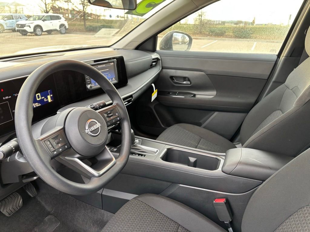 Used 2025 Nissan Kicks S image 18