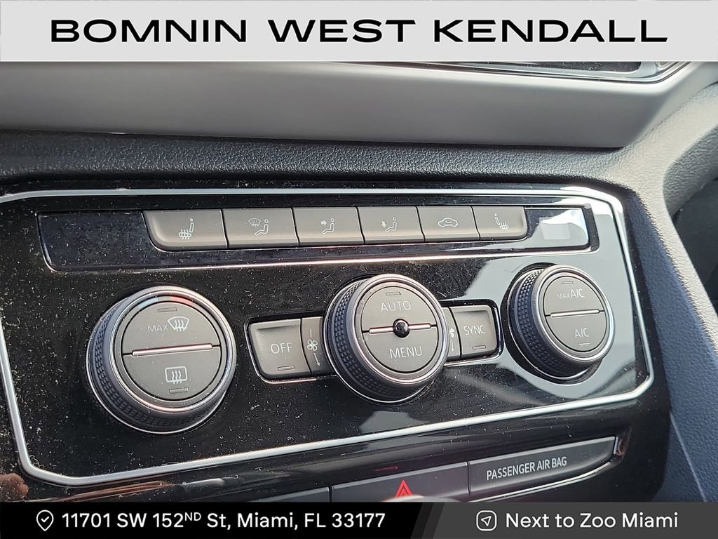 Used 2022 Volkswagen Atlas Cross Sport SEL R-Line image 23