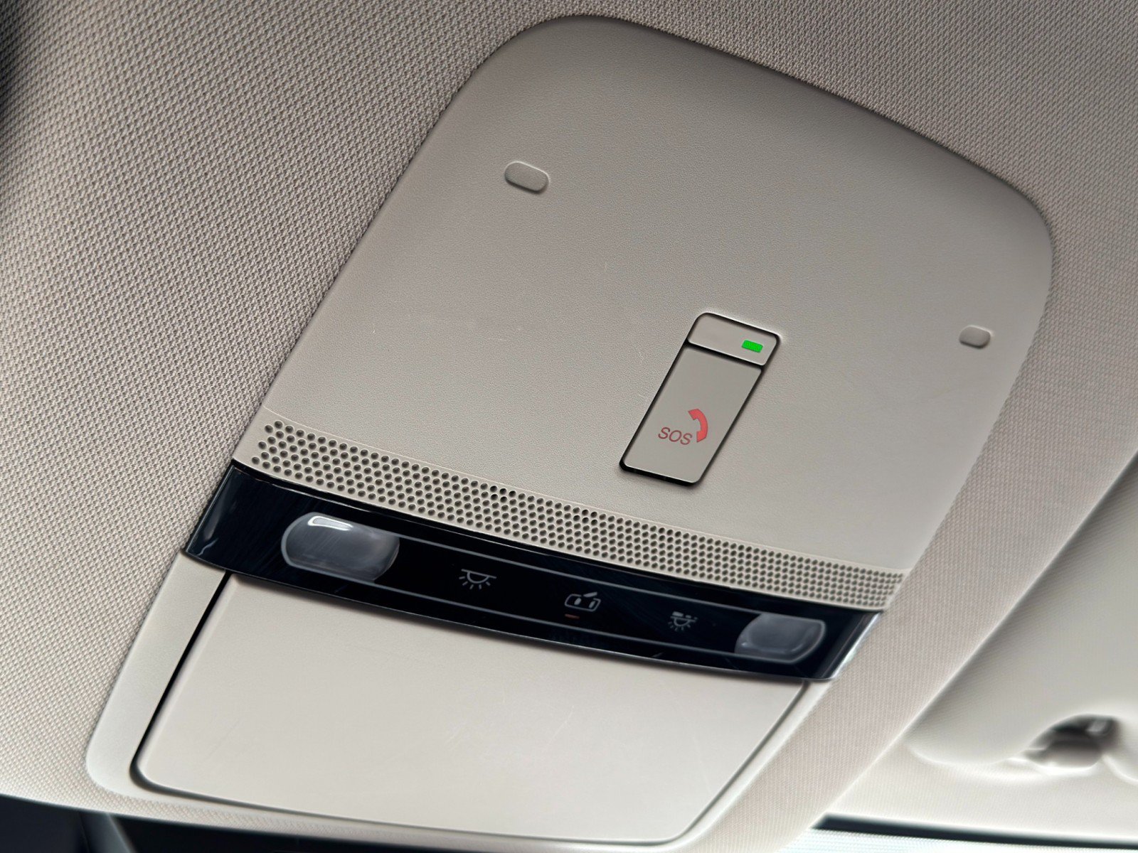 Used 2023 Nissan Ariya FWD image 28