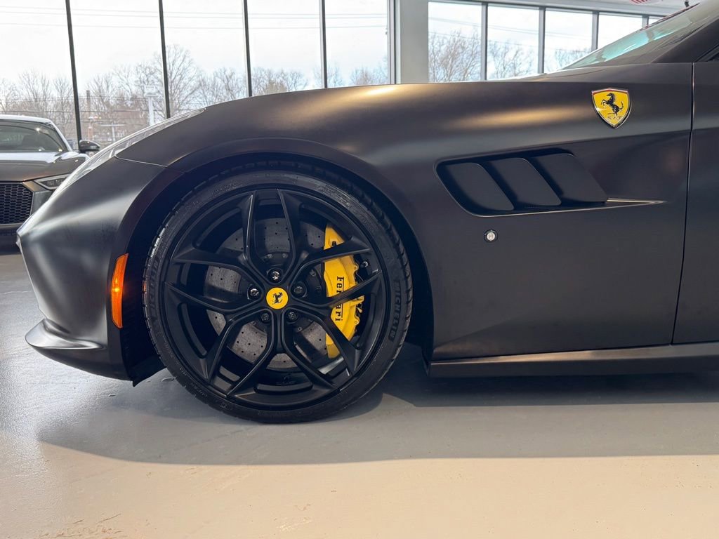Used 2018 Ferrari GTC4Lusso T image 12