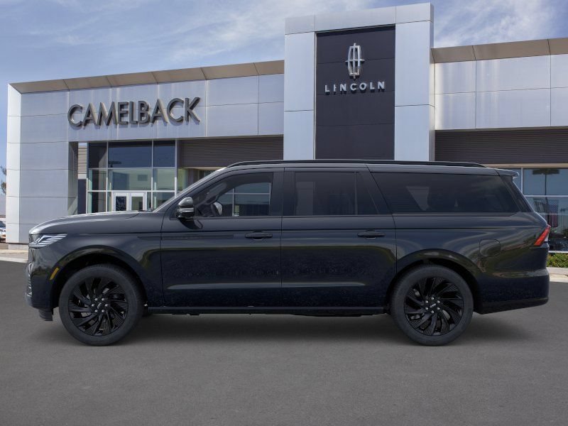 New 2026 Lincoln Navigator L Reserve w/ Jet Appearance Package AWD/4WD image 3