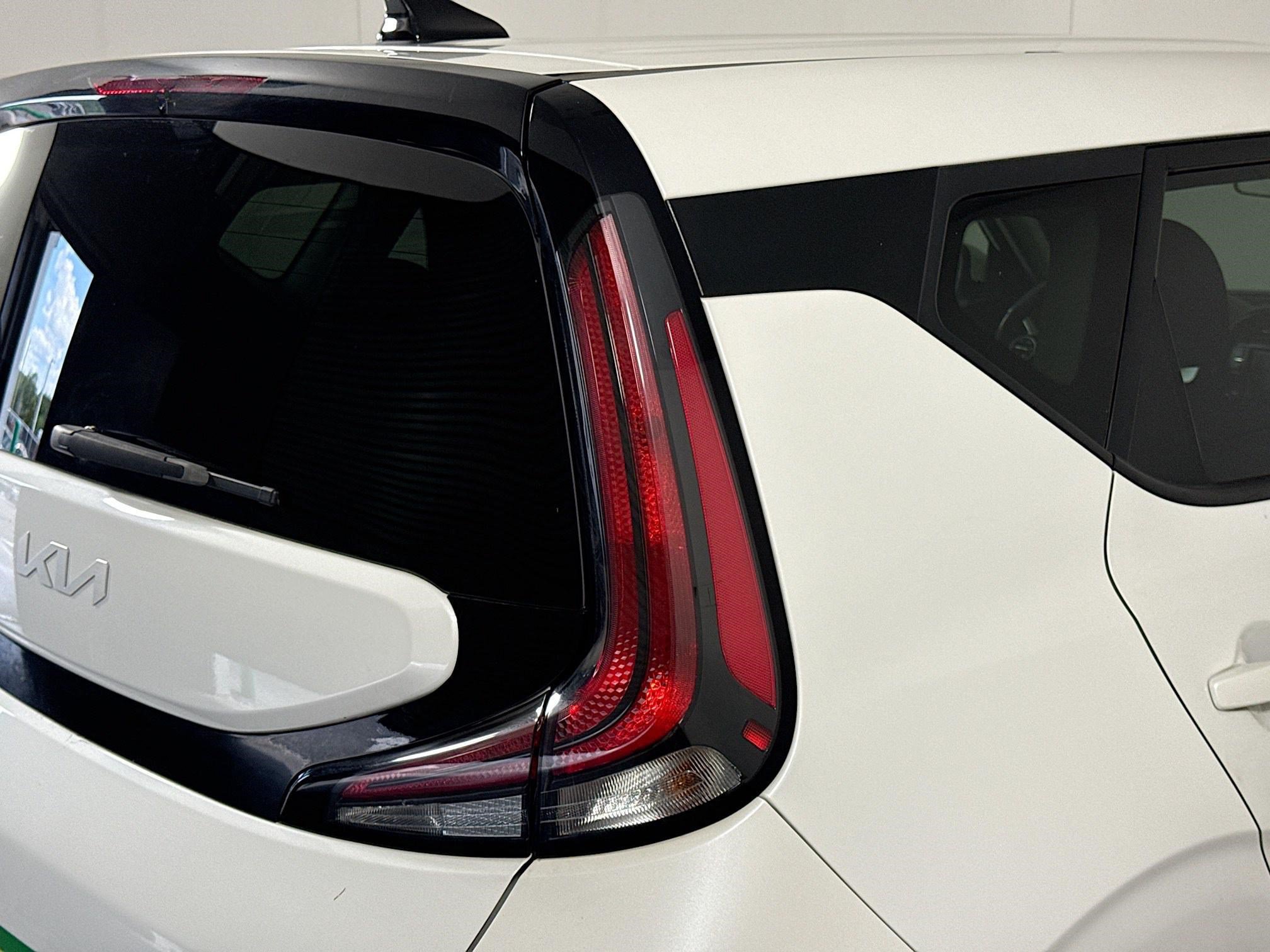 Used 2023 Kia Soul LX FWD image 33