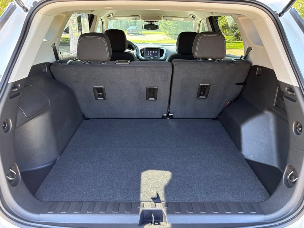 Used 2023 GMC Terrain SLE w/ Driver Convenience Package FWD image 45