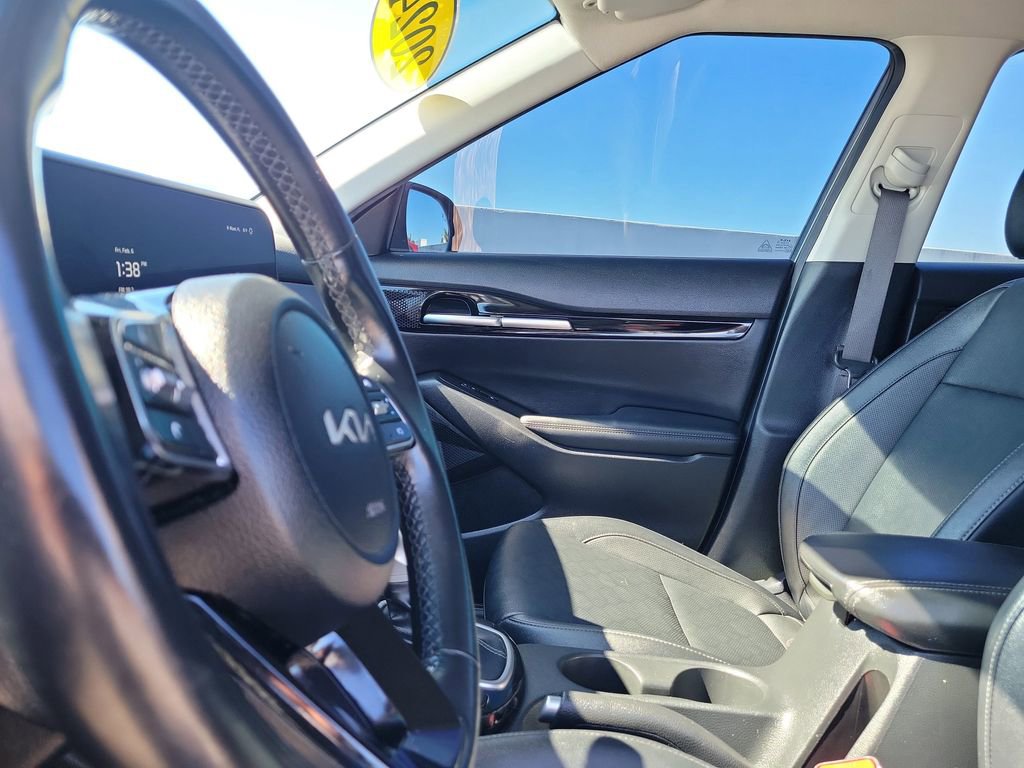 Used 2024 Kia Seltos EX image 19