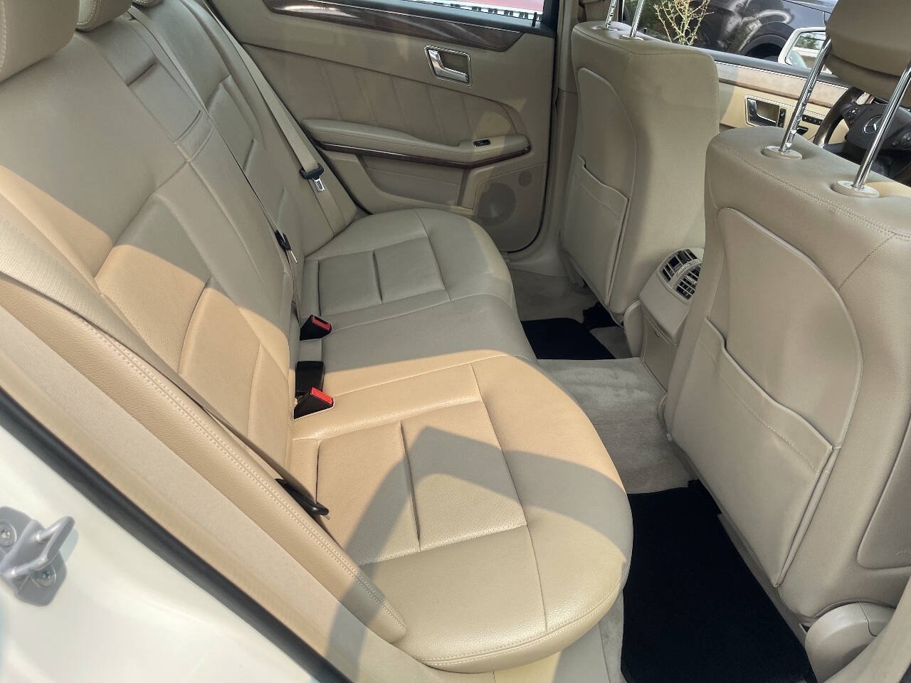 Used 2011 Mercedes-Benz E 350 4MATIC Sedan image 21