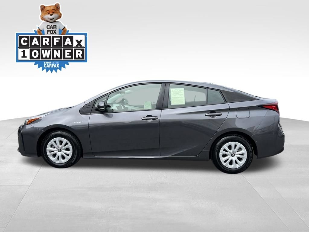 Certified 2022 Toyota Prius LE FWD image 2