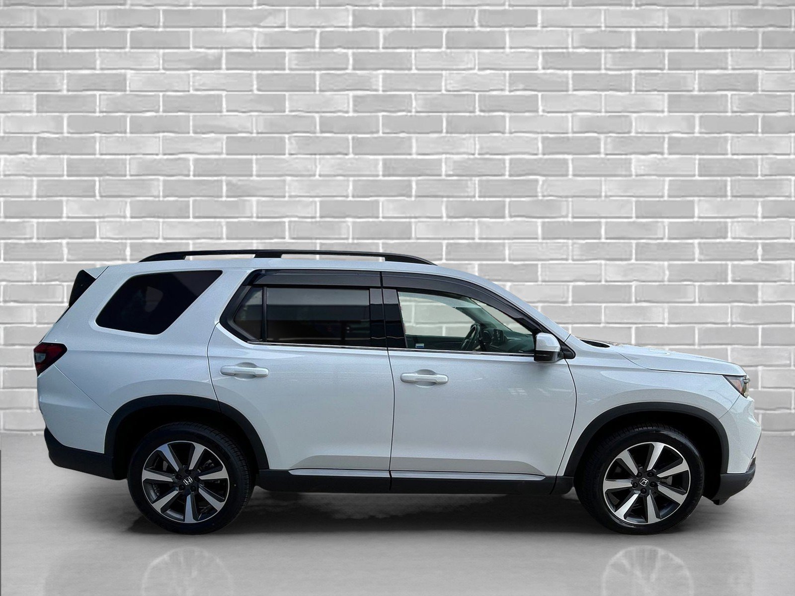 Used 2023 Honda Pilot Touring image 6