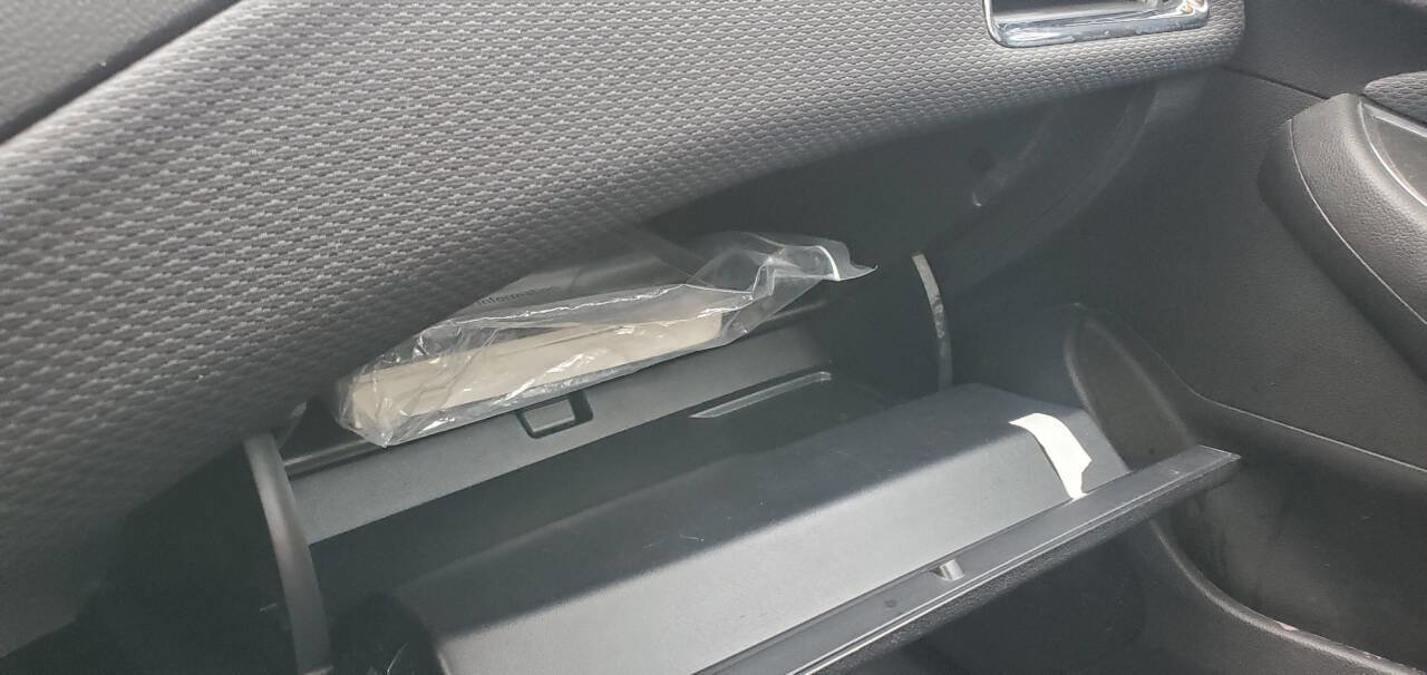 Used 2018 Chevrolet Cruze LS image 5