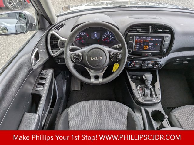 Used 2022 Kia Soul LX FWD image 14
