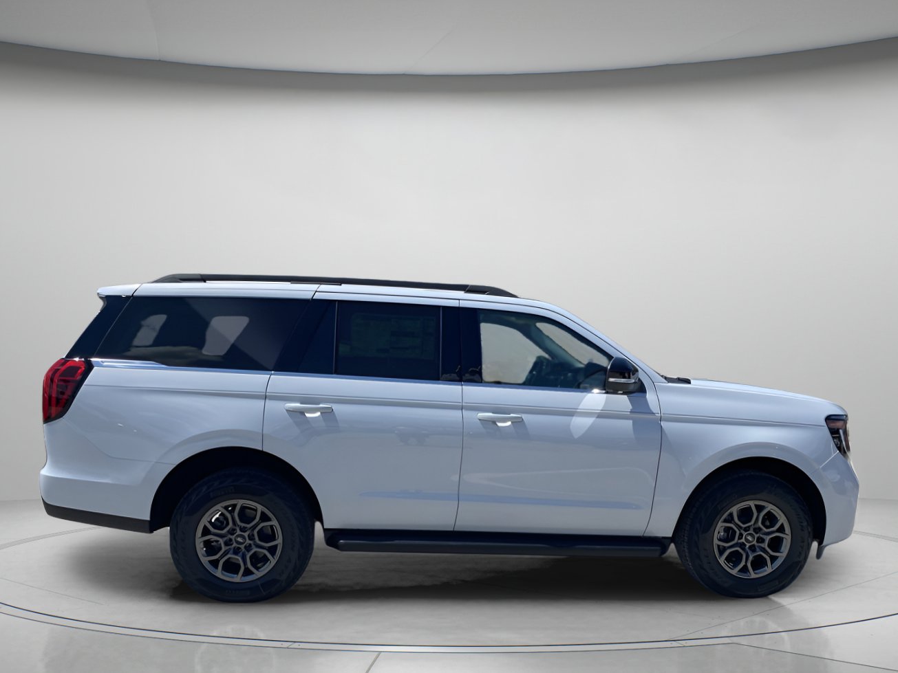 New 2026 Ford Expedition Active image 2