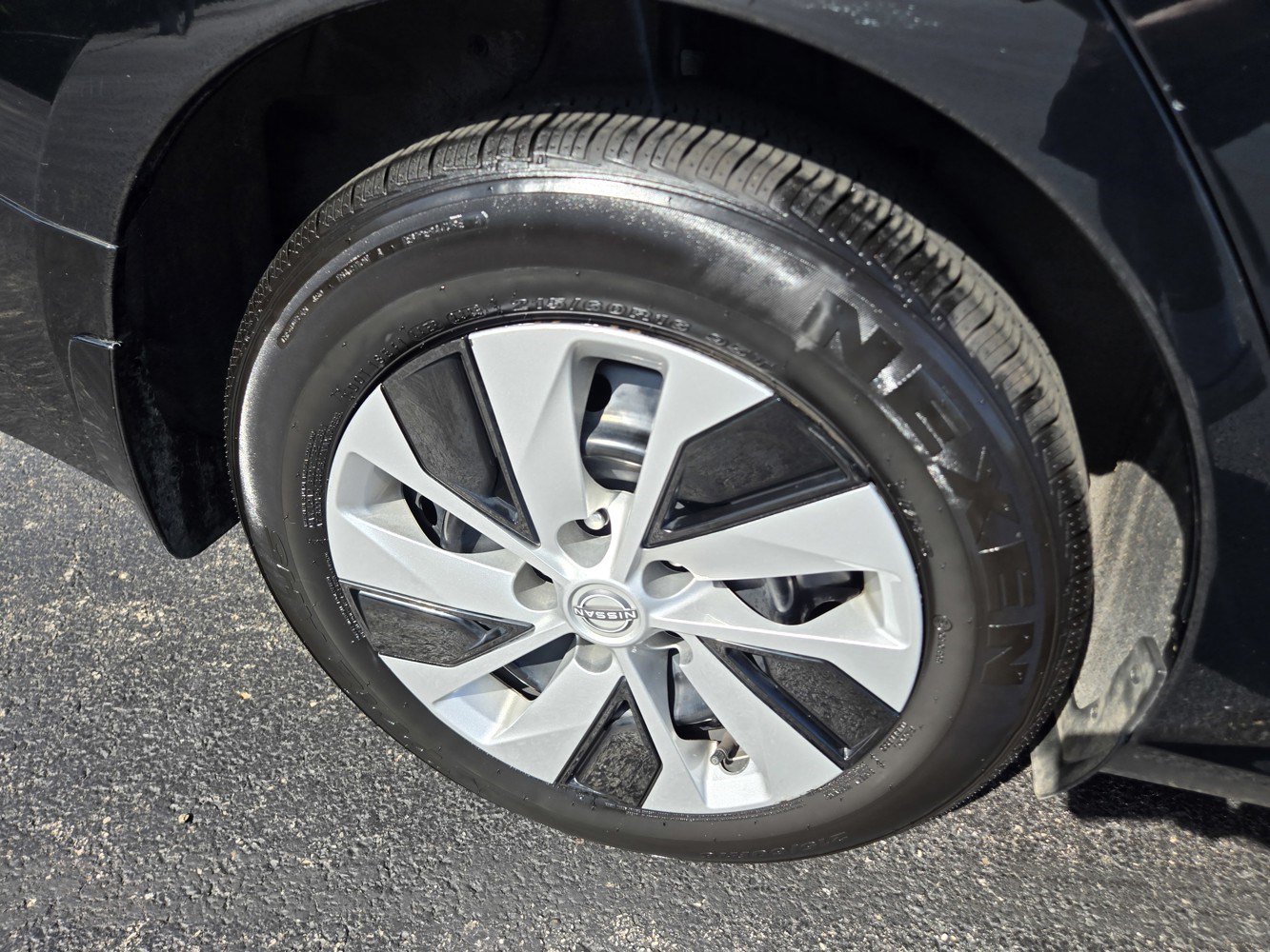 Used 2024 Nissan Altima 2.5 S FWD image 40