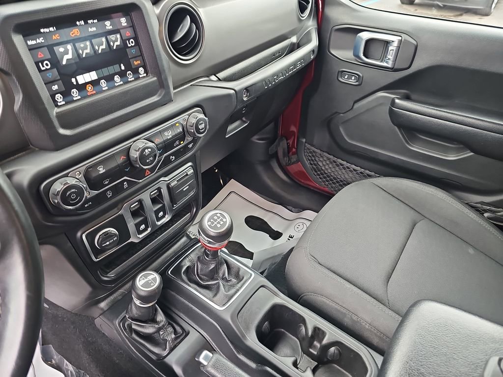 Used 2021 Jeep Wrangler Sport AWD/4WD image 30