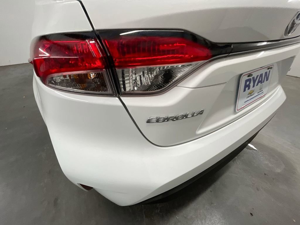 Used 2023 Toyota Corolla LE image 28