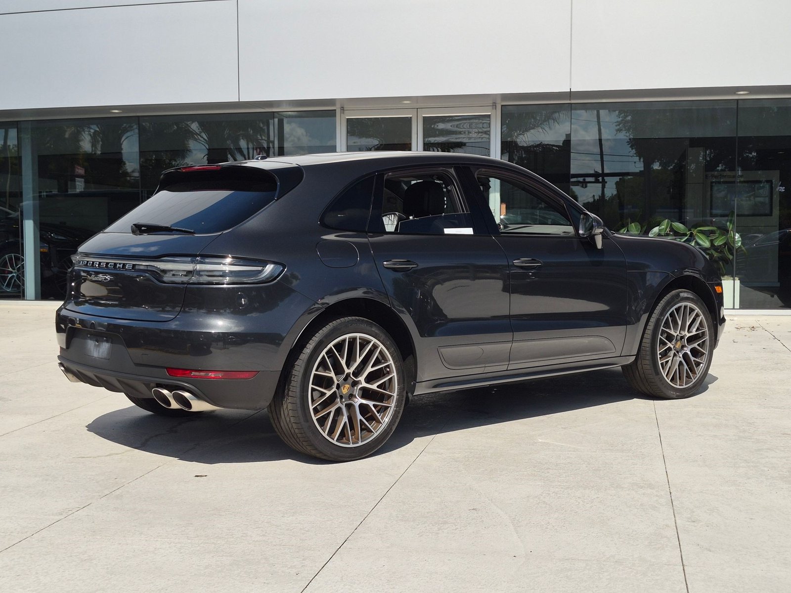 Certified 2020 Porsche Macan S AWD/4WD image 9