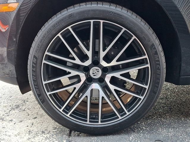 Certified 2026 Porsche Macan AWD/4WD image 15