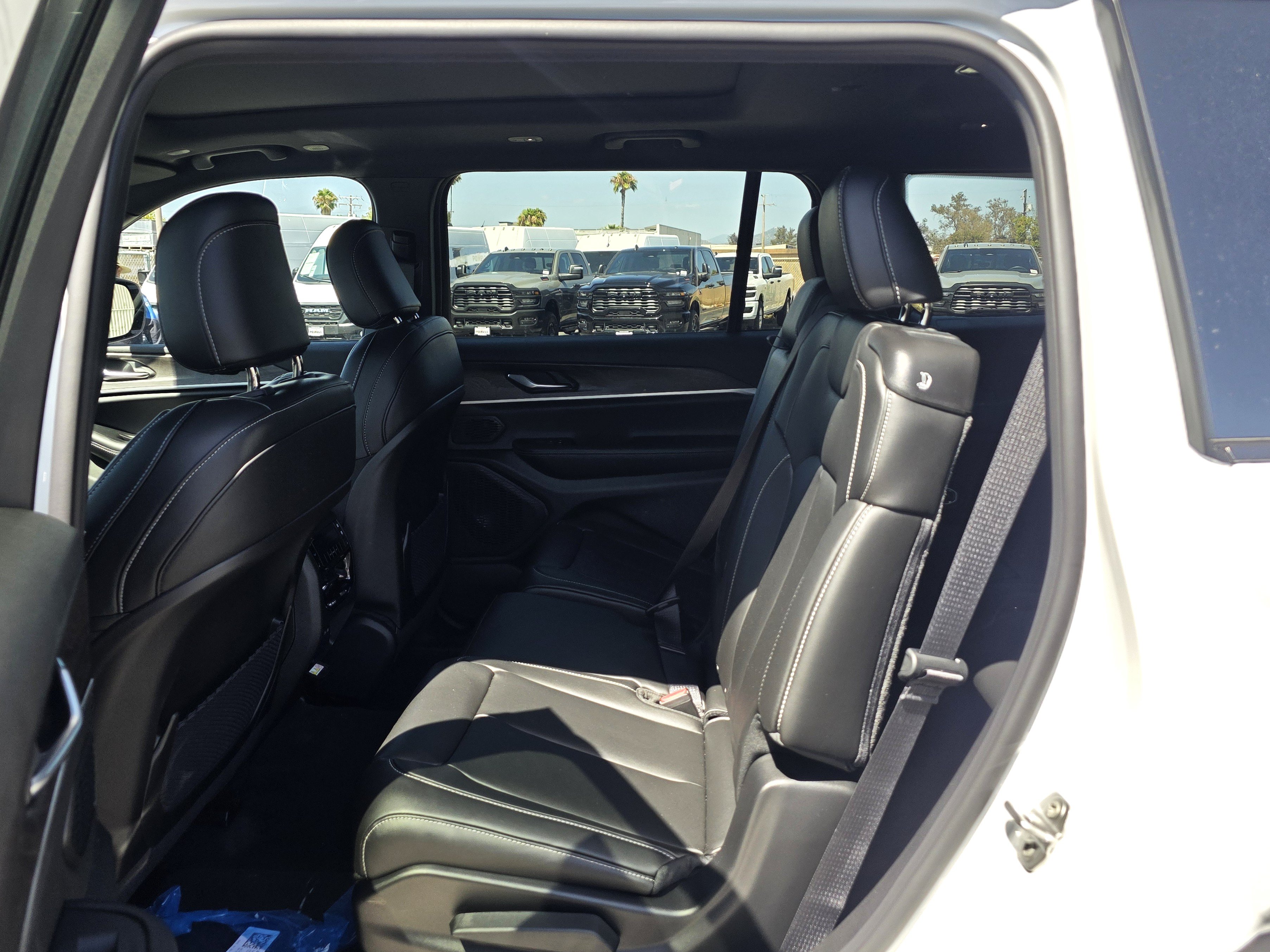 New 2026 Jeep Grand Cherokee L Limited RWD image 10