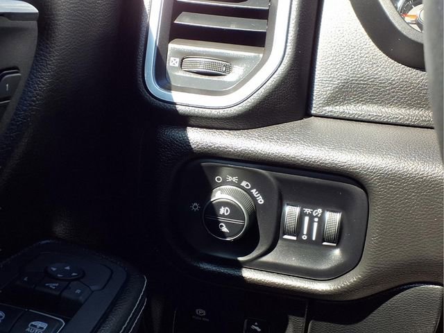 Used 2025 RAM 1500 Laramie AWD/4WD image 11