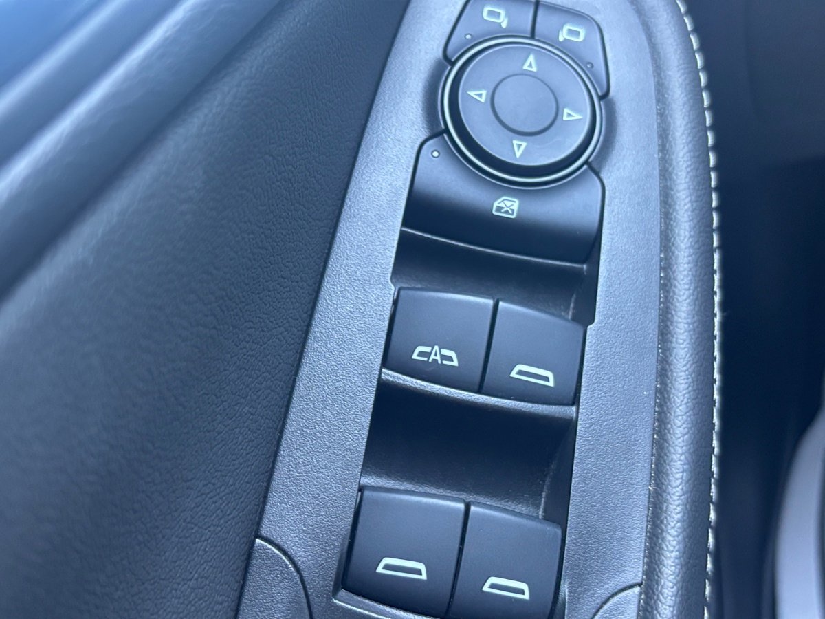 Used 2023 Buick Encore GX Select w/ Safety Package II AWD/4WD image 30