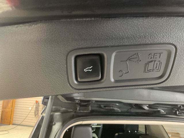 Used 2023 Ford Expedition Max XLT image 13