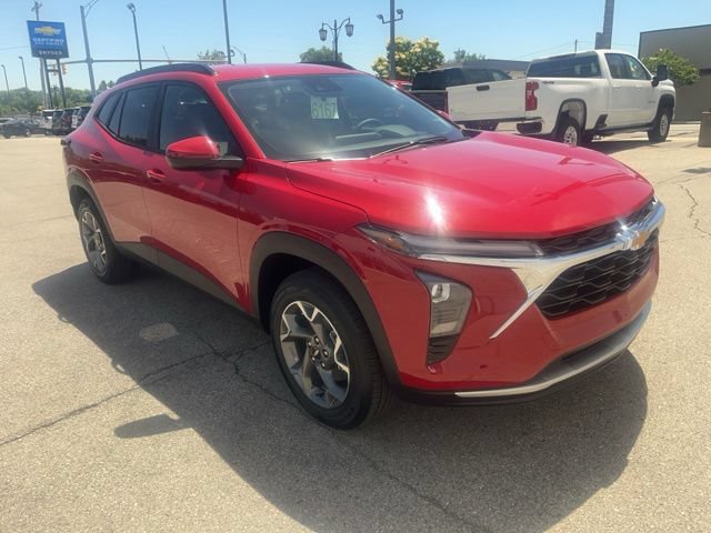 New 2026 Chevrolet Trax LT w/ Driver Confidence Package FWD image 7