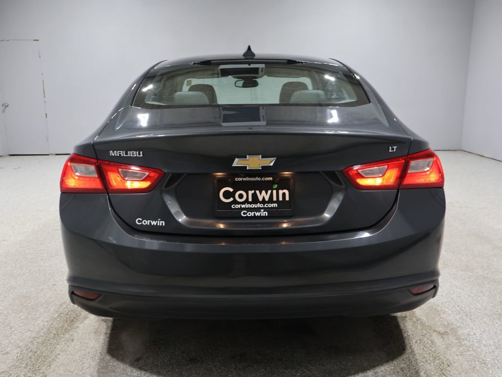 Used 2017 Chevrolet Malibu LT image 3