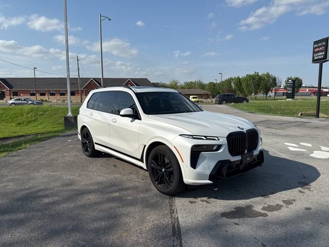 Used 2023 BMW X7 xDrive40i w/ M Sport Package image 7