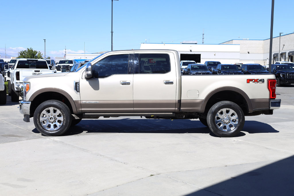 Used 2017 Ford F250 King Ranch w/ King Ranch Ultimate Package AWD/4WD image 3