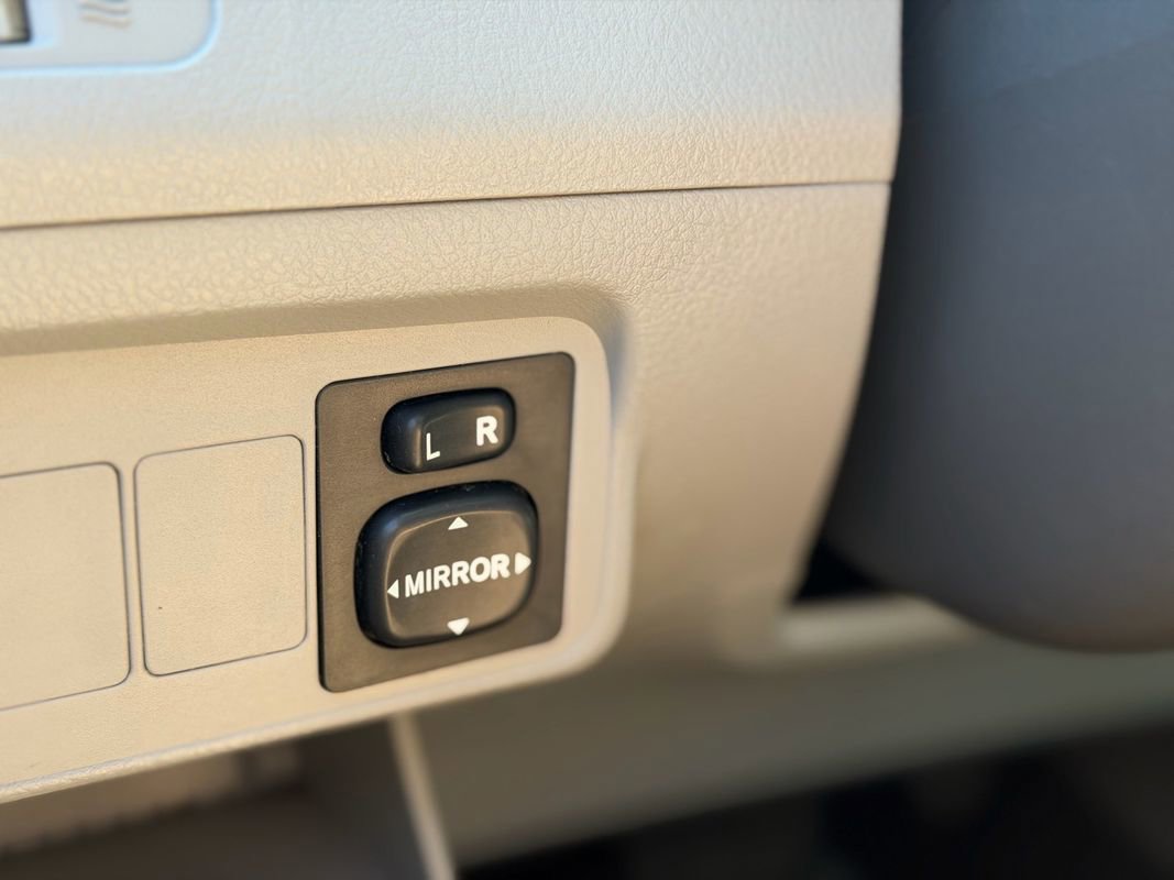 Used 2009 Toyota Corolla LE FWD image 17