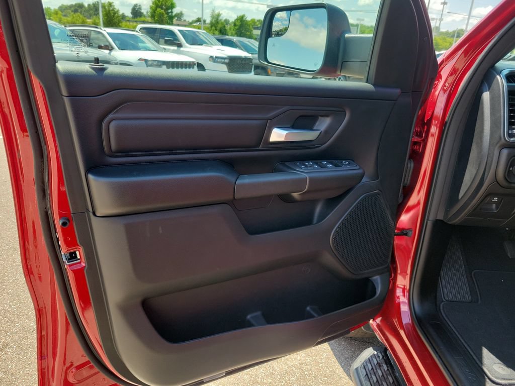 New 2026 RAM 1500 Express AWD/4WD image 13