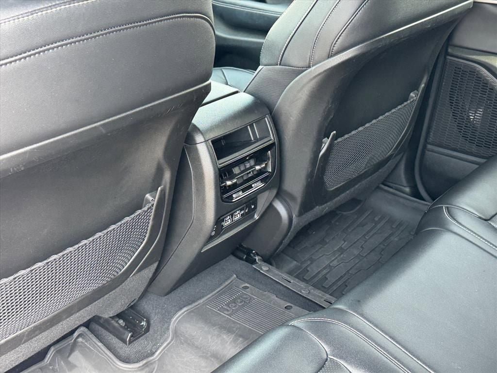 Used 2024 Jeep Grand Cherokee Limited w/ Luxury Tech Group II AWD/4WD image 15